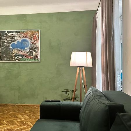 Art Apartment On Kylisha Str 리비프 외부 사진
