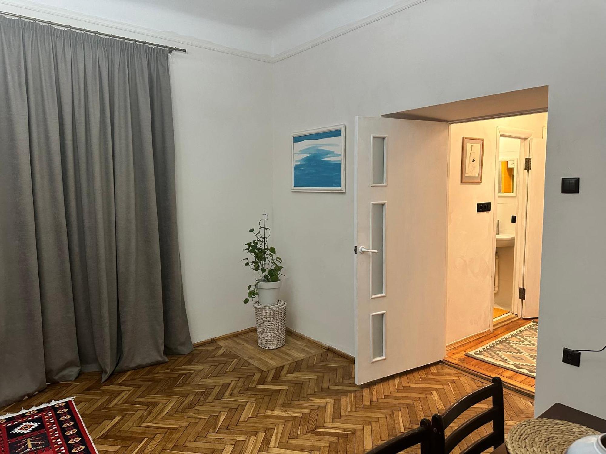 Art Apartment On Kylisha Str 리비프 외부 사진